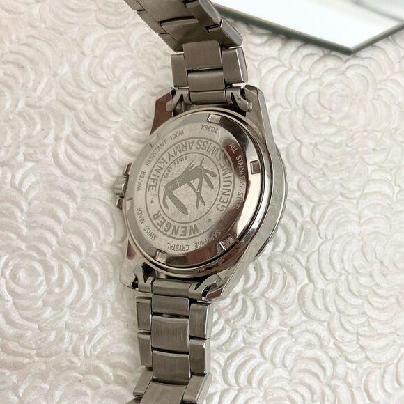 Wenger Swiss Made All Stainless Steel Diver Style Watch Rotating Bezel - Picture 16 of 16